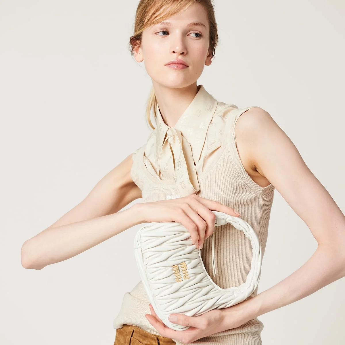 스몰 완더 마테라쎄 나파 가죽 호보백 화이트 상세