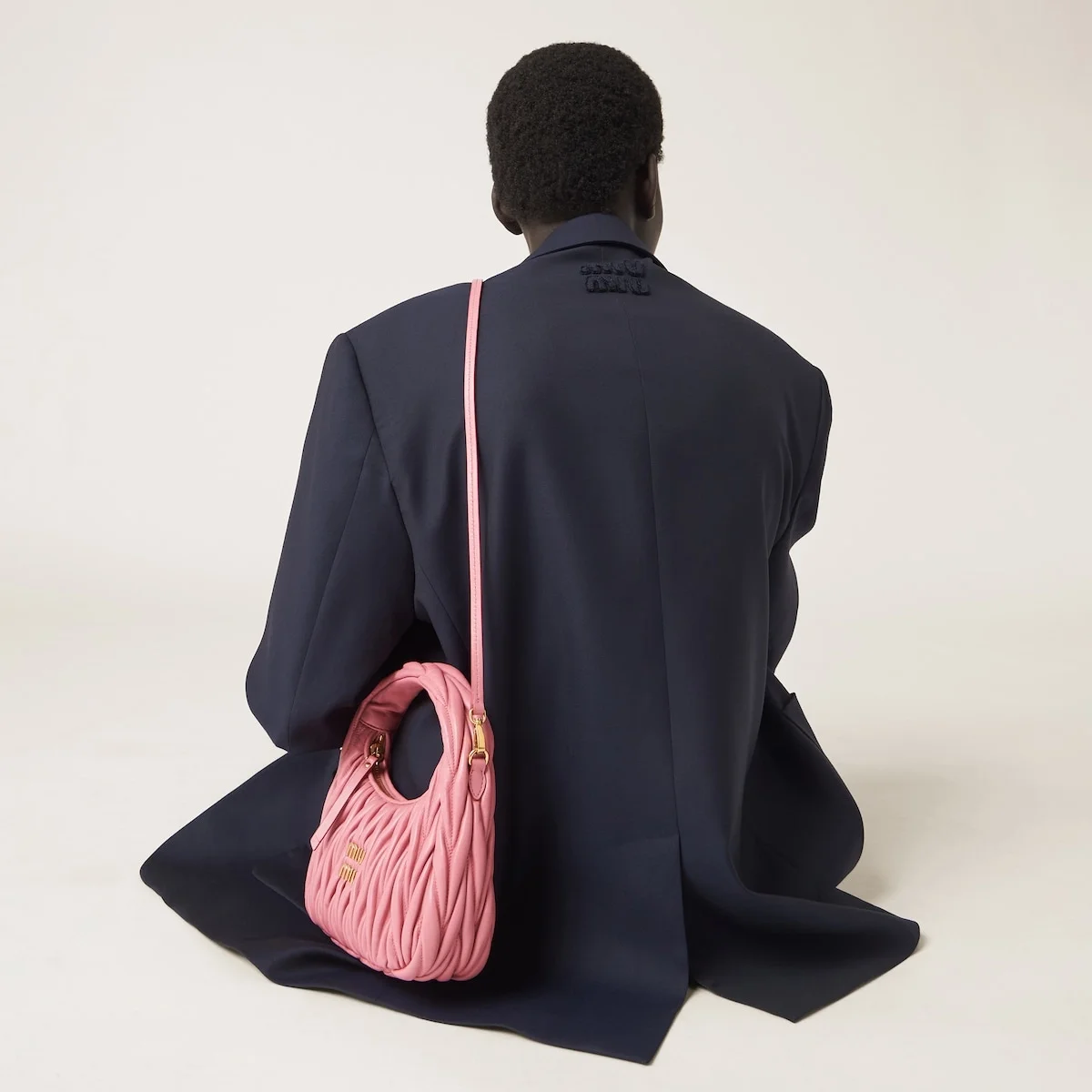 스몰 완더 마테라쎄 나파 가죽 호보백 핑크 상세