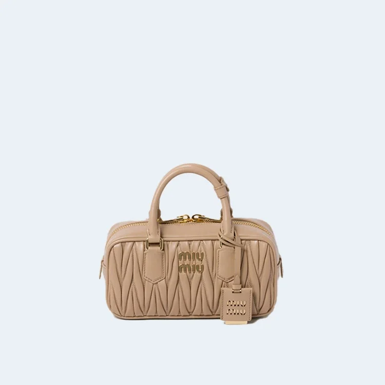 스몰 아르카디 마테라쎄 나파 가죽백 베이지 상세