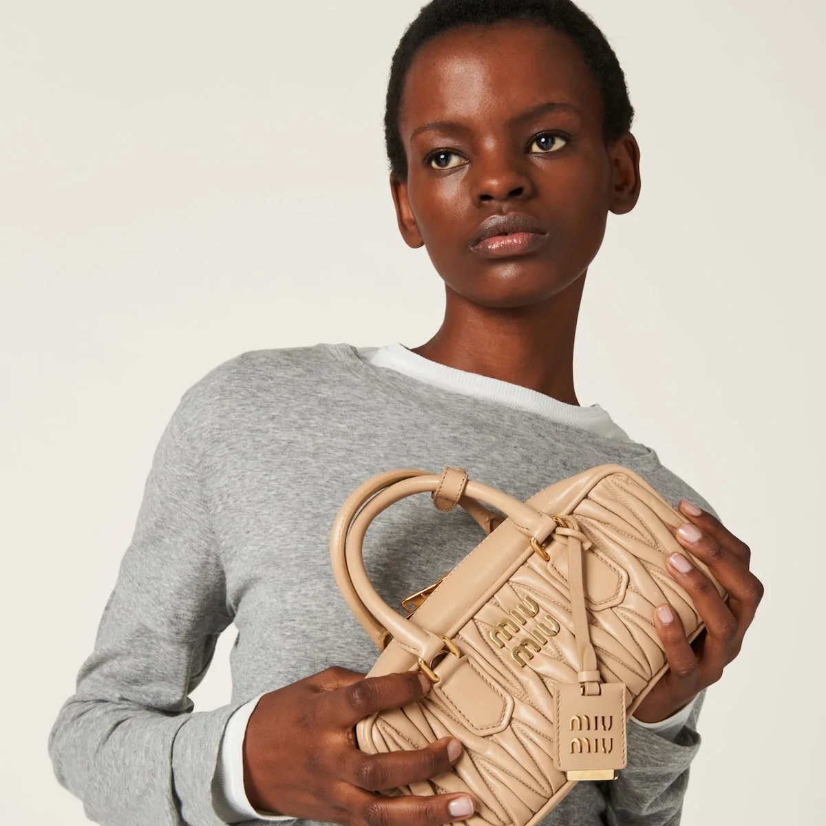 스몰 아르카디 마테라쎄 나파 가죽백 베이지 상세