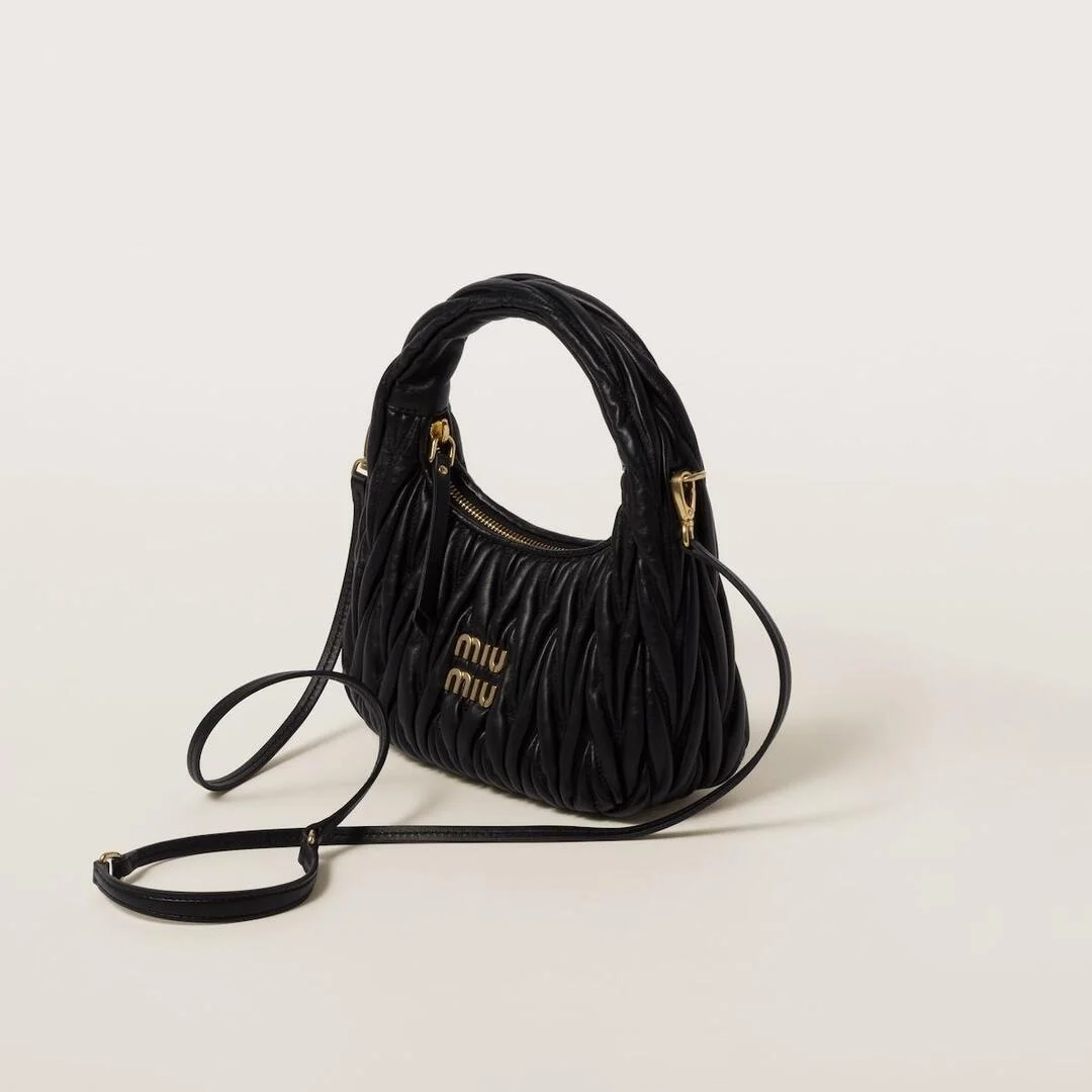 미디엄 완더 마테라쎄 나파 가죽 호보백 블랙 (25 * 18 * 7cm) 상세