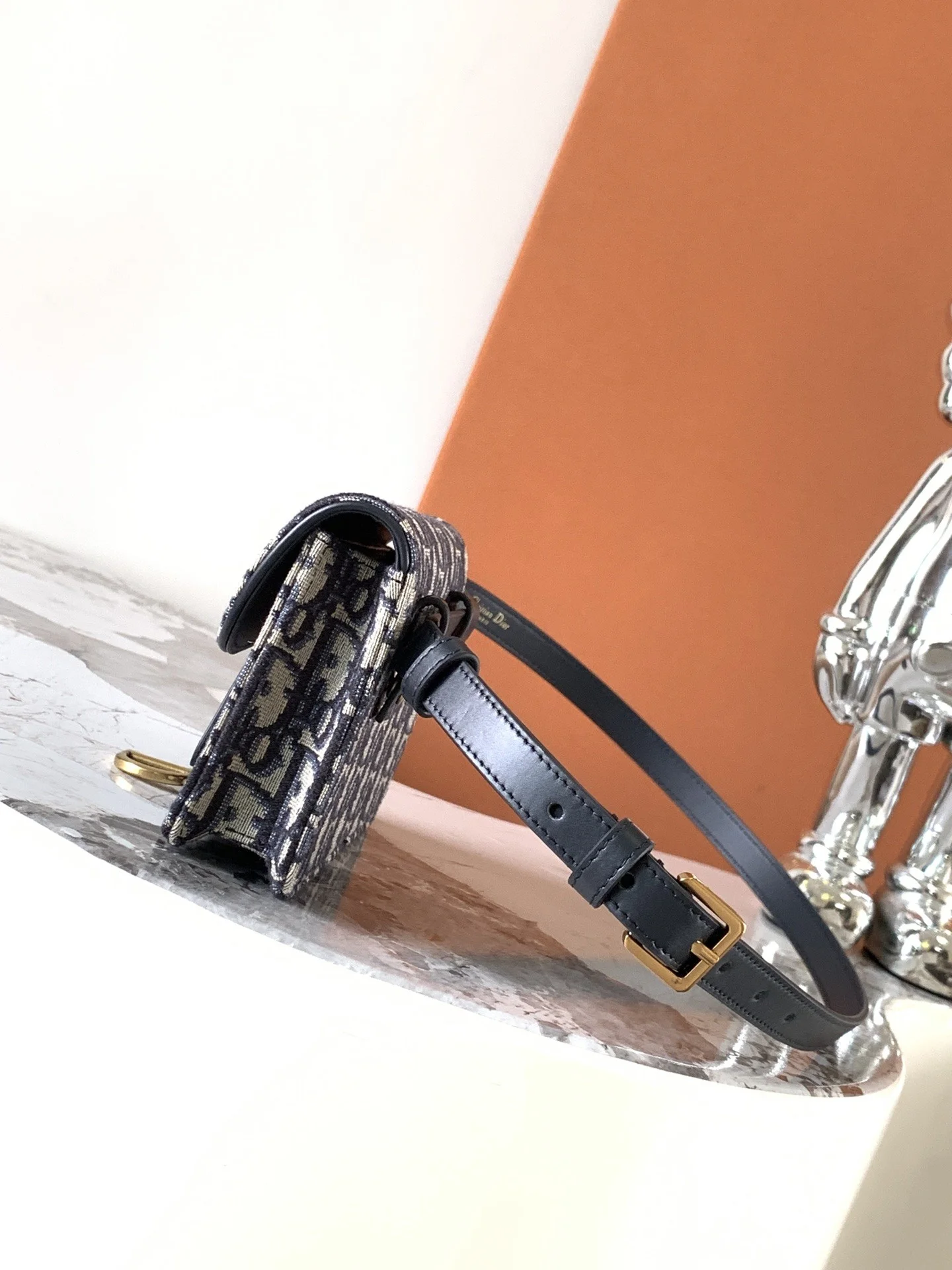 벨트 새들 파우치백 상세