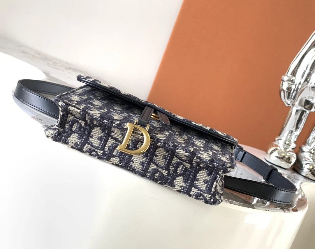 벨트 새들 파우치백 상세