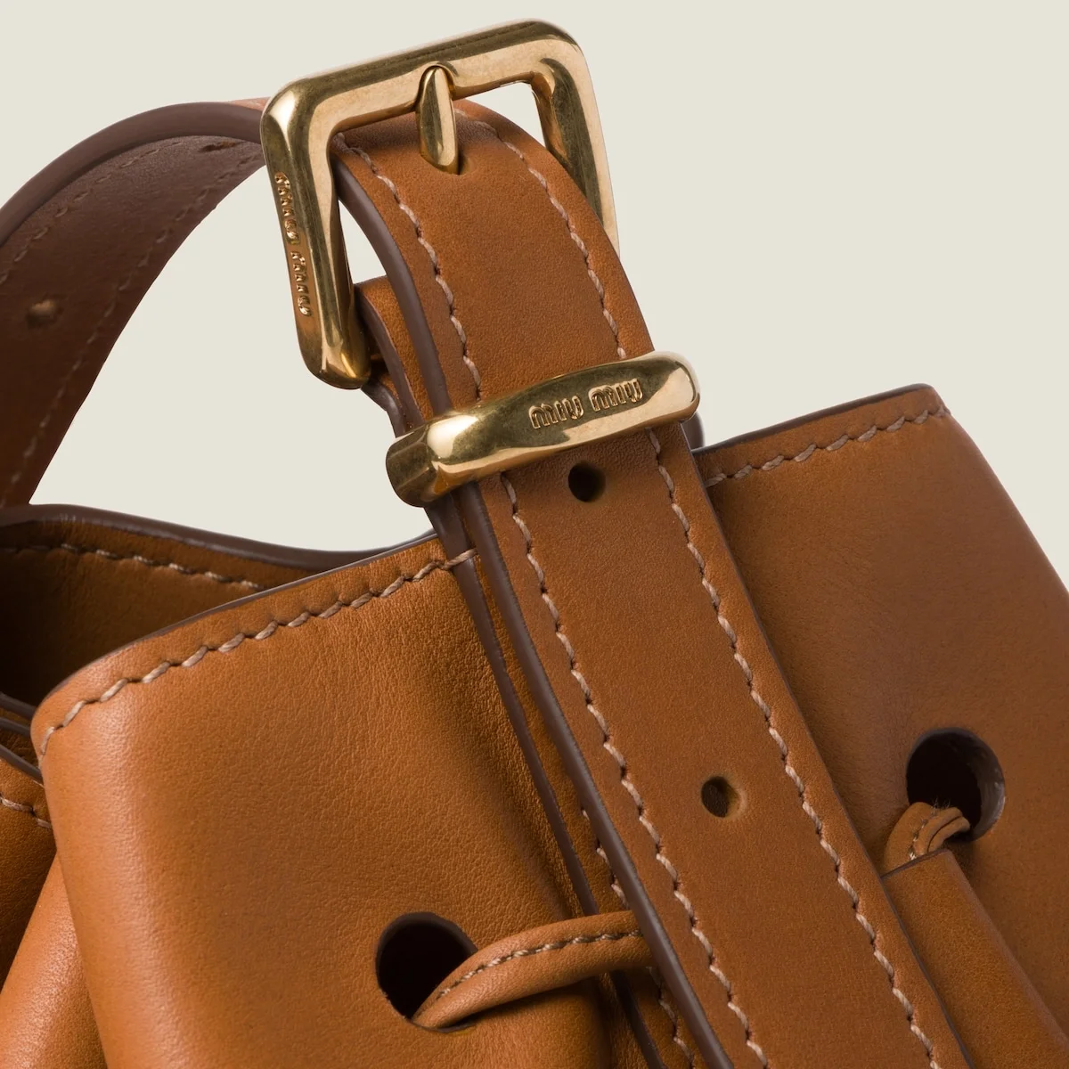 미디엄 가죽 버킷백 브라운 상세