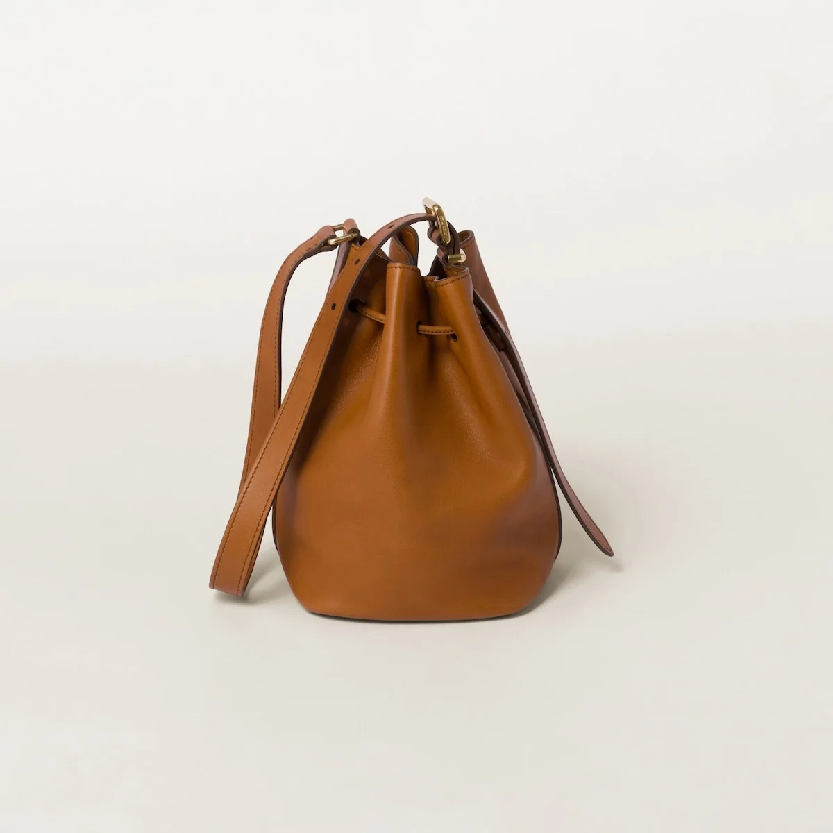 스몰 가죽 버킷백 브라운 상세