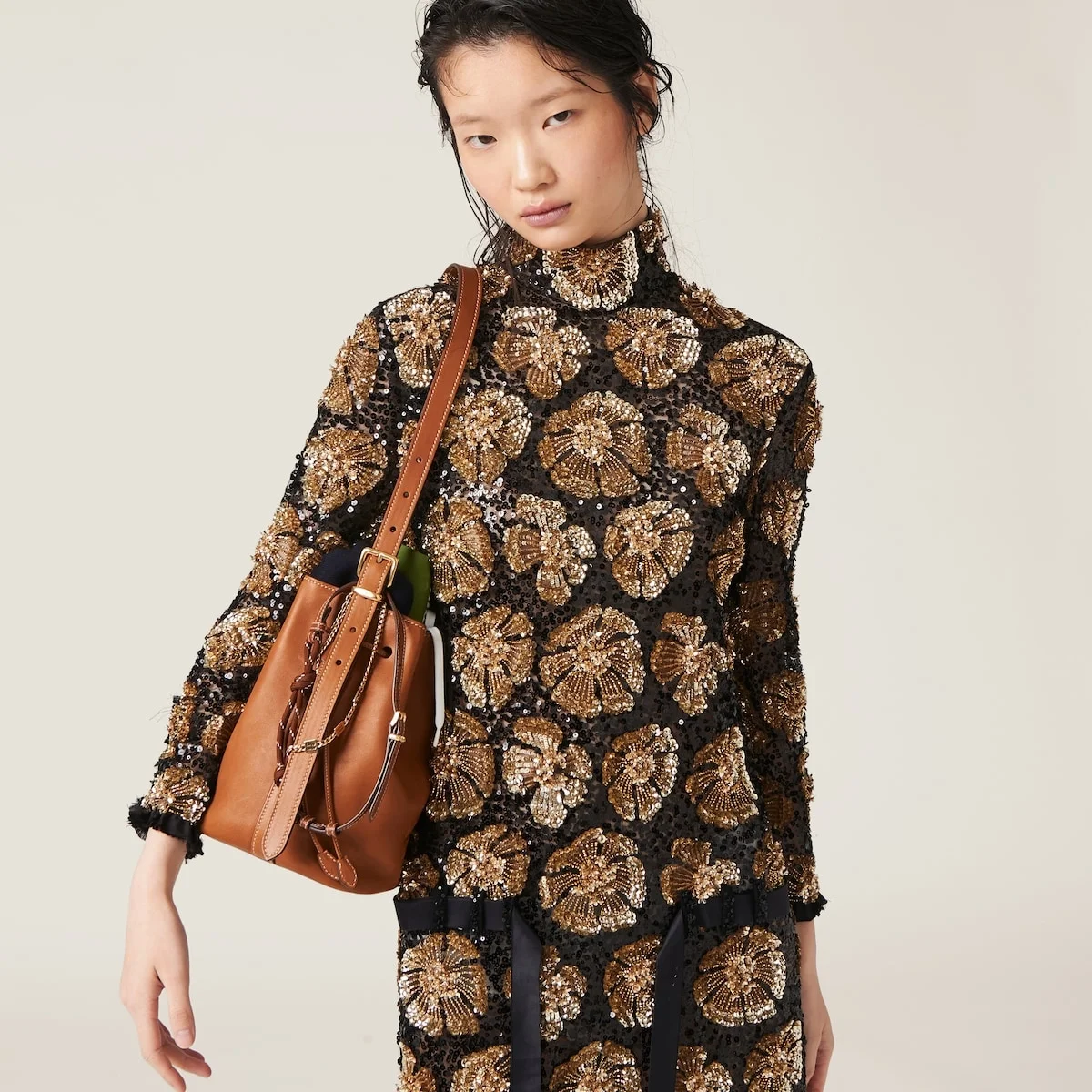 스몰 가죽 버킷백 브라운 상세