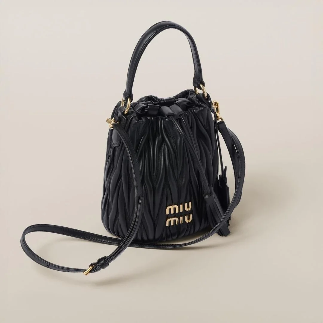 마테라쎄 나파 가죽 버킷백 블랙 상세