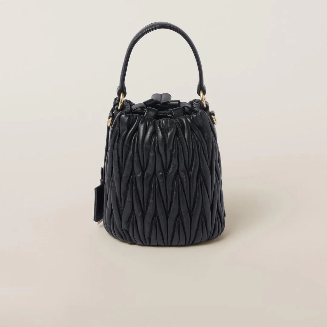 마테라쎄 나파 가죽 버킷백 블랙 상세