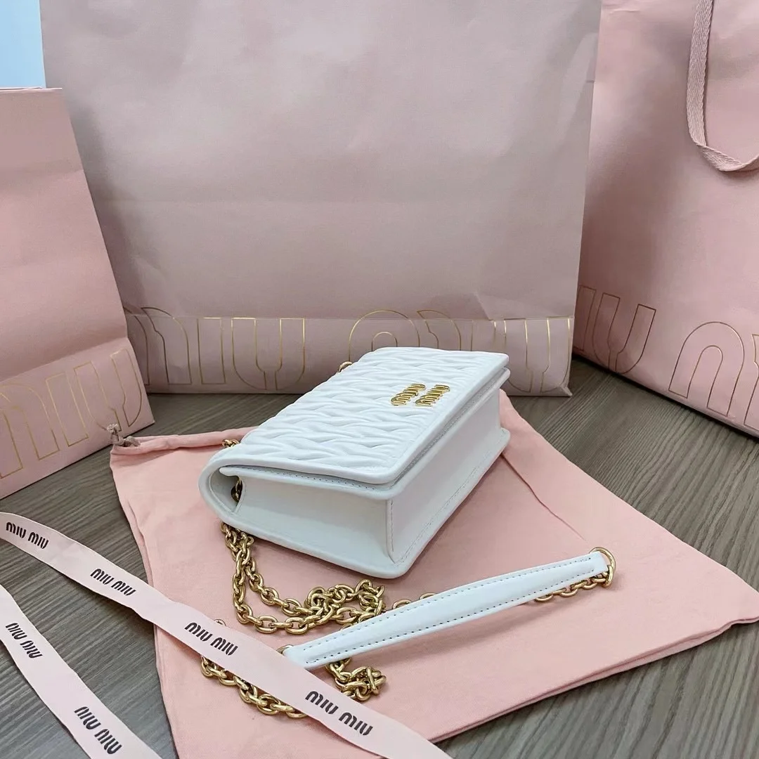 마테라쎄 나파 가죽백 화이트 상세