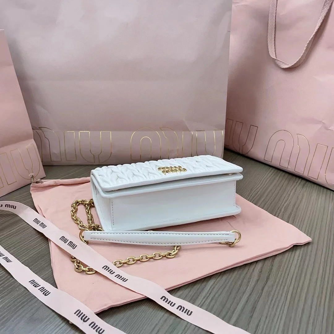 마테라쎄 나파 가죽백 화이트 상세