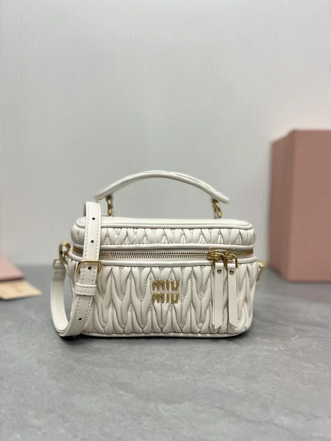 마테라쎄 나파 가죽 숄더백 화이트 상세