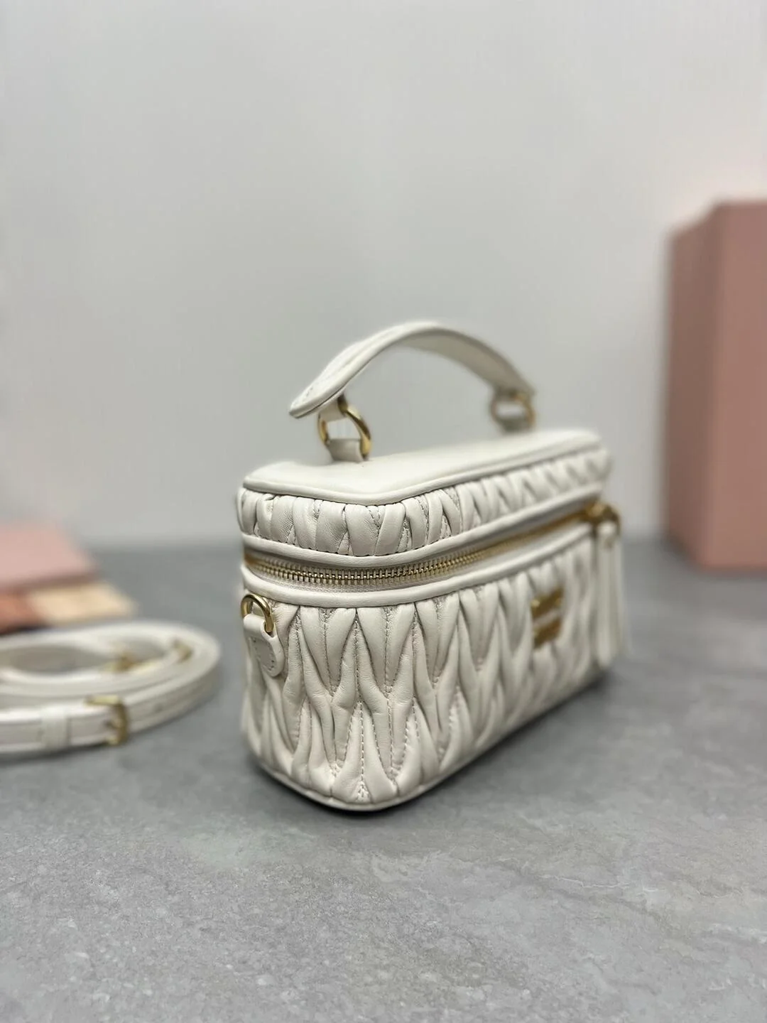 마테라쎄 나파 가죽 숄더백 화이트 상세