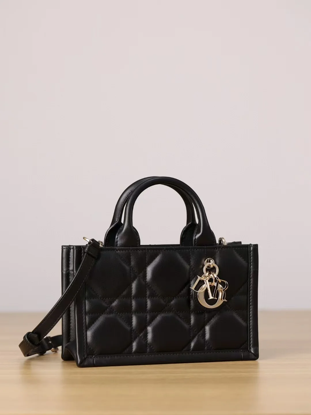 매크로 까나쥬 미니백 블랙 (21.5 x 13 x 7.5cm) 상세