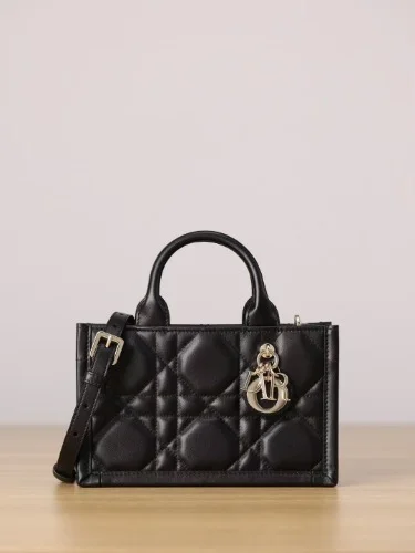 매크로 까나쥬 미니백 블랙 (21.5 x 13 x 7.5cm)