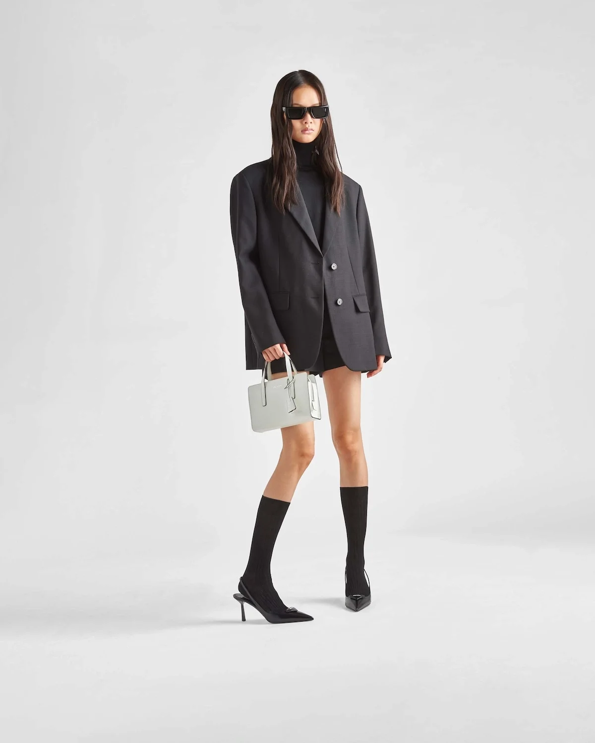 리에디션 1995 브러쉬드 레더 미니 핸드백 화이트 상세