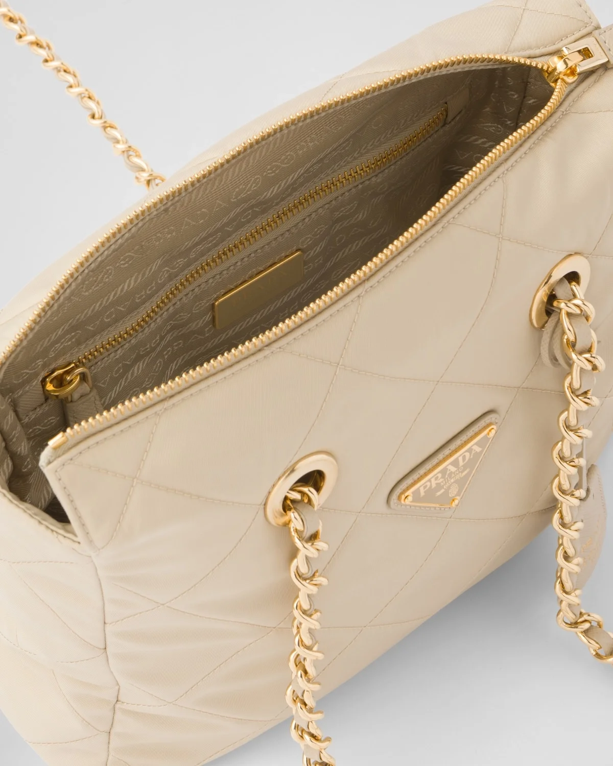 리에디션 1995 리나일론 체인 토트백 베이지 상세