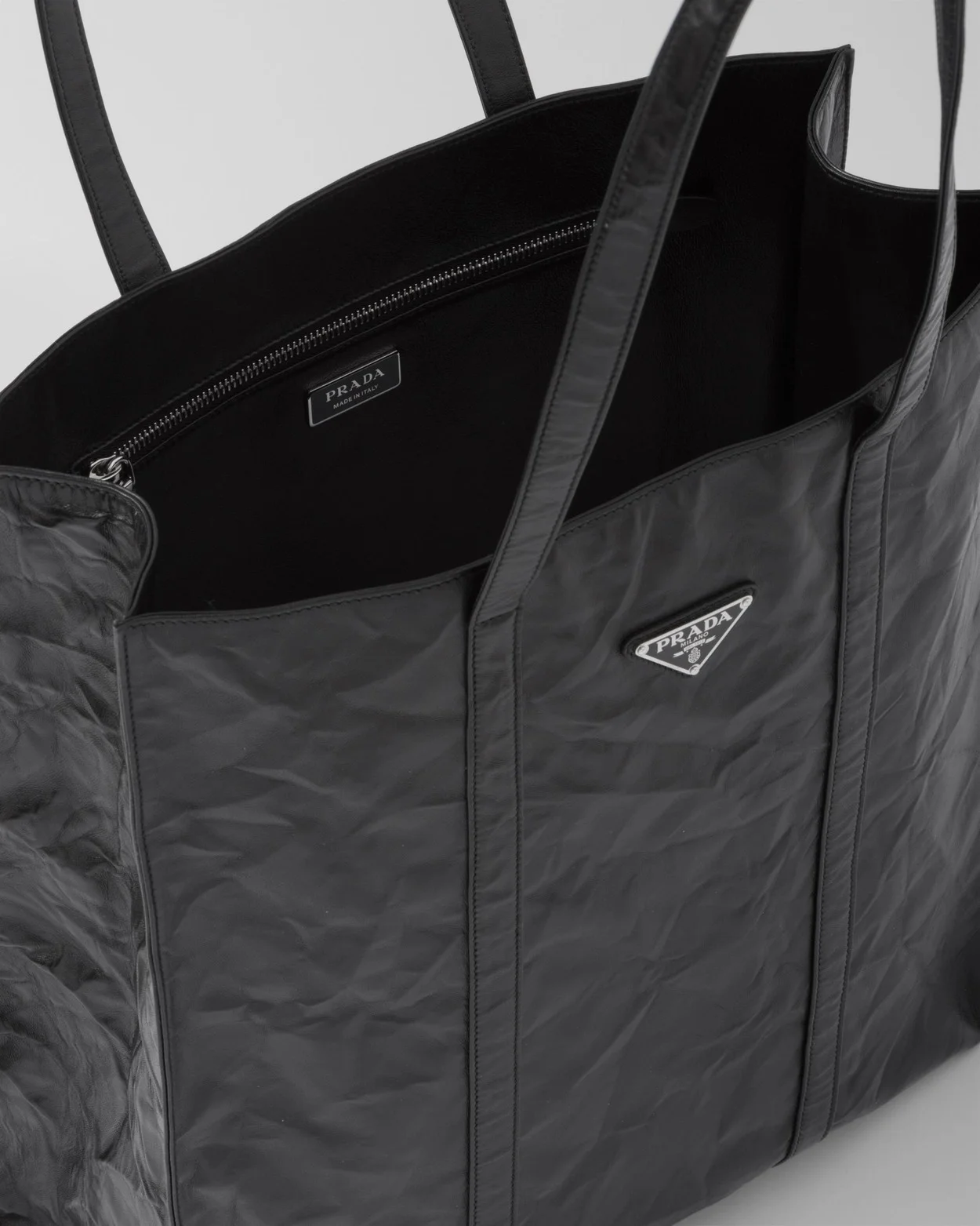 미디엄 엔틱 나파 레더 블랙 상세