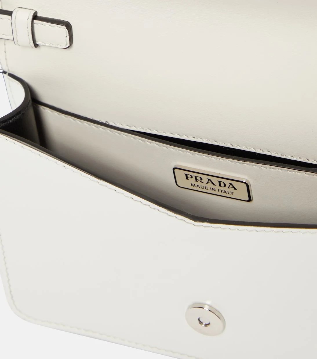 브러쉬드 레더 숄더백 화이트 상세