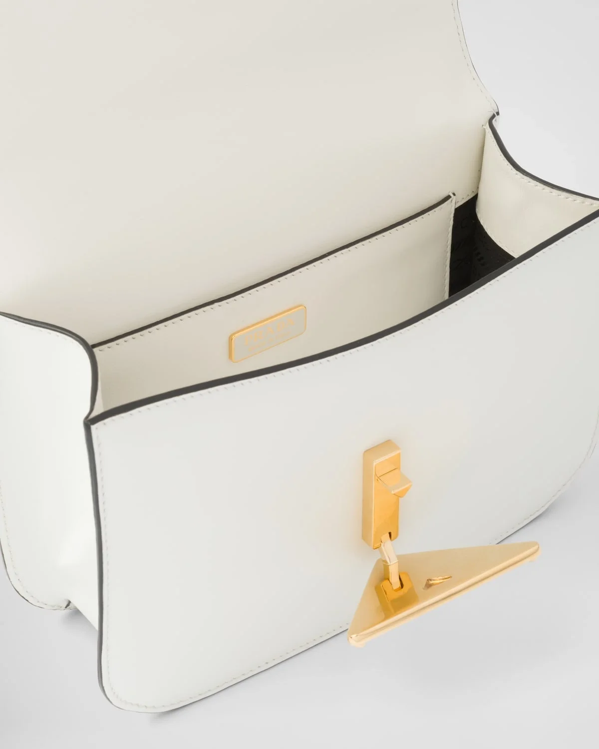 엠블럼 레더 숄더백 화이트 상세