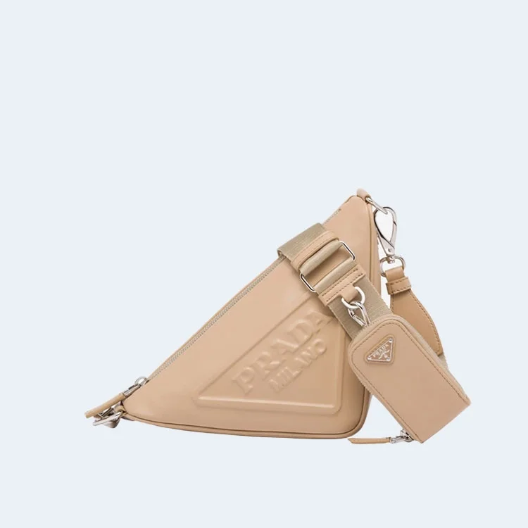 트라이앵글 레더 숄더백 베이지 상세