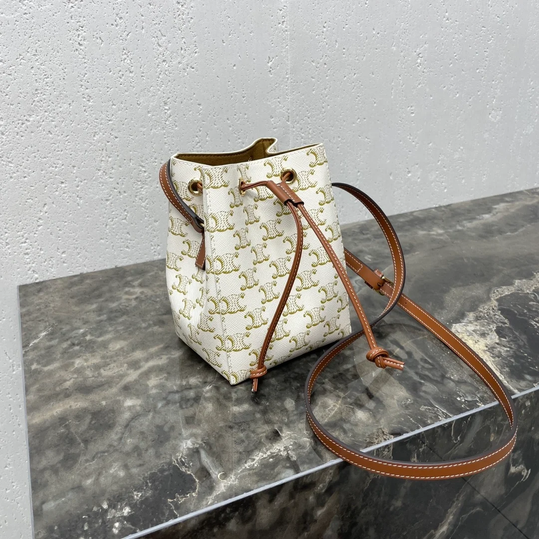 마이크로 세일러 백 화이트 탠 상세