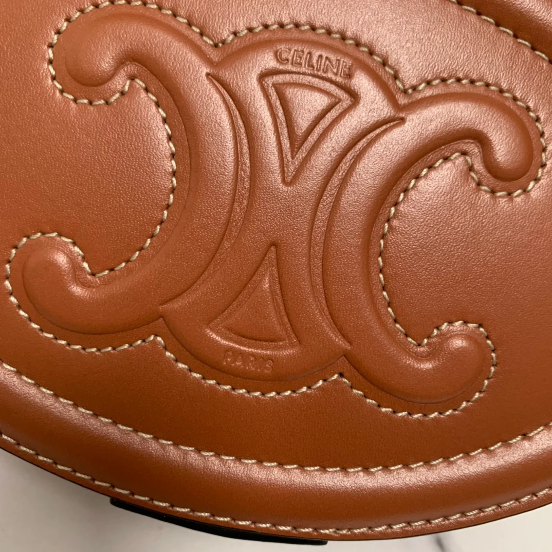 트리옹프 오벌 미노디에르 토트백 탠 상세