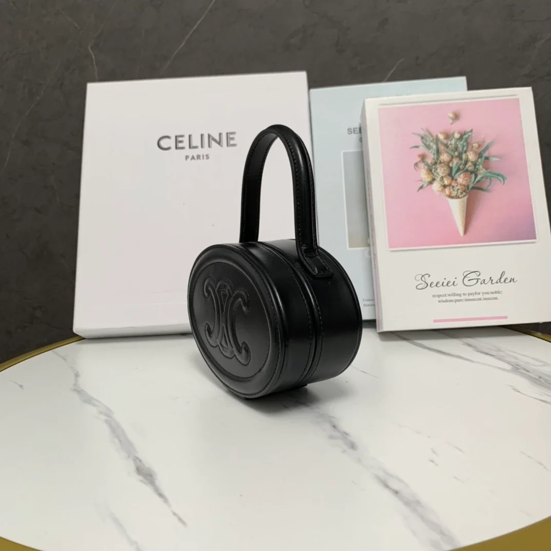 트리옹프 오벌 미노디에르 토트백 블랙 상세