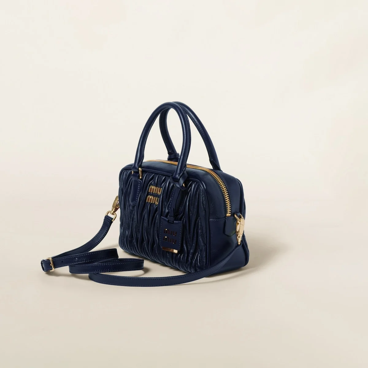 미디엄 아르카디 마테라쎄 나파 가죽백 블루 상세