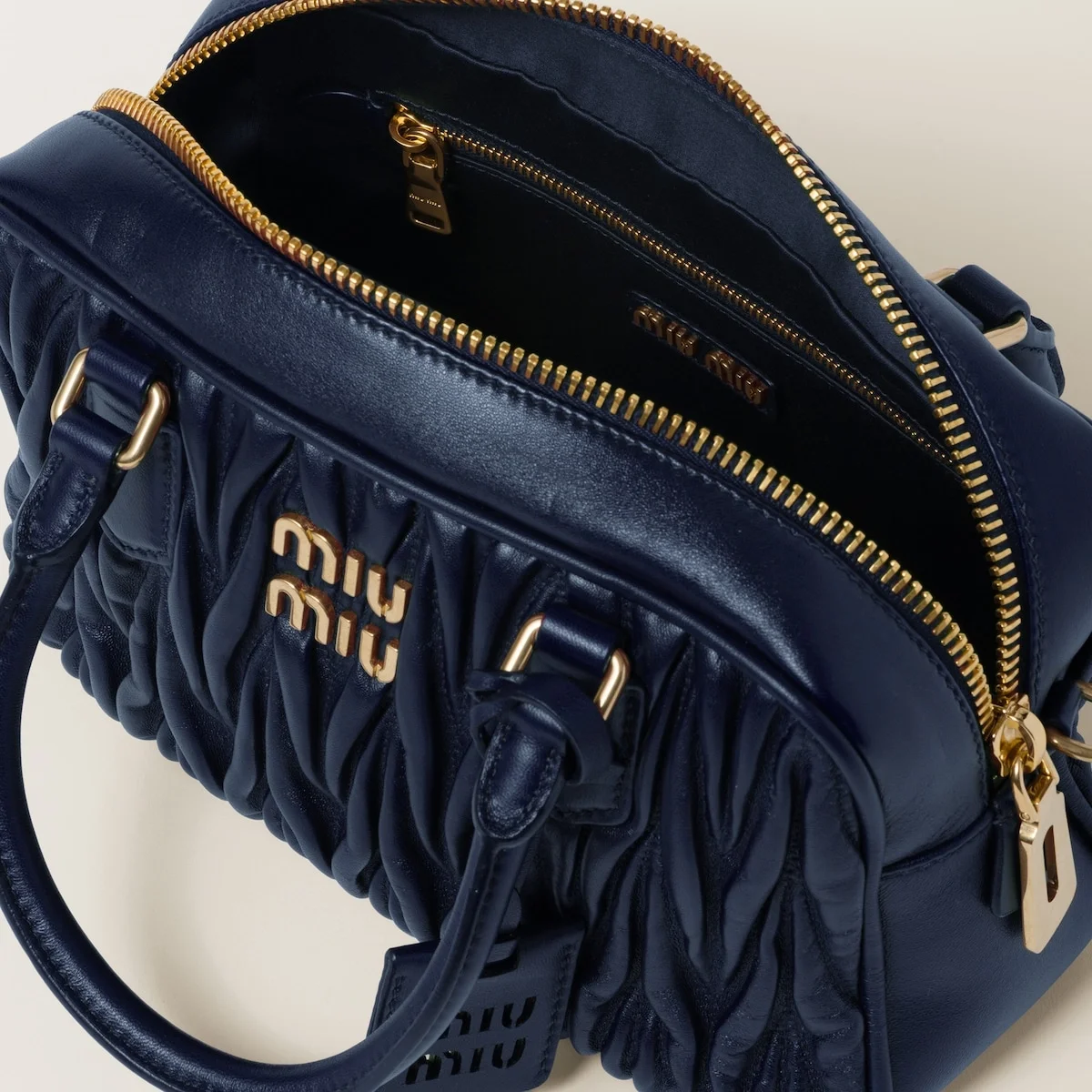 미디엄 아르카디 마테라쎄 나파 가죽백 블루 상세