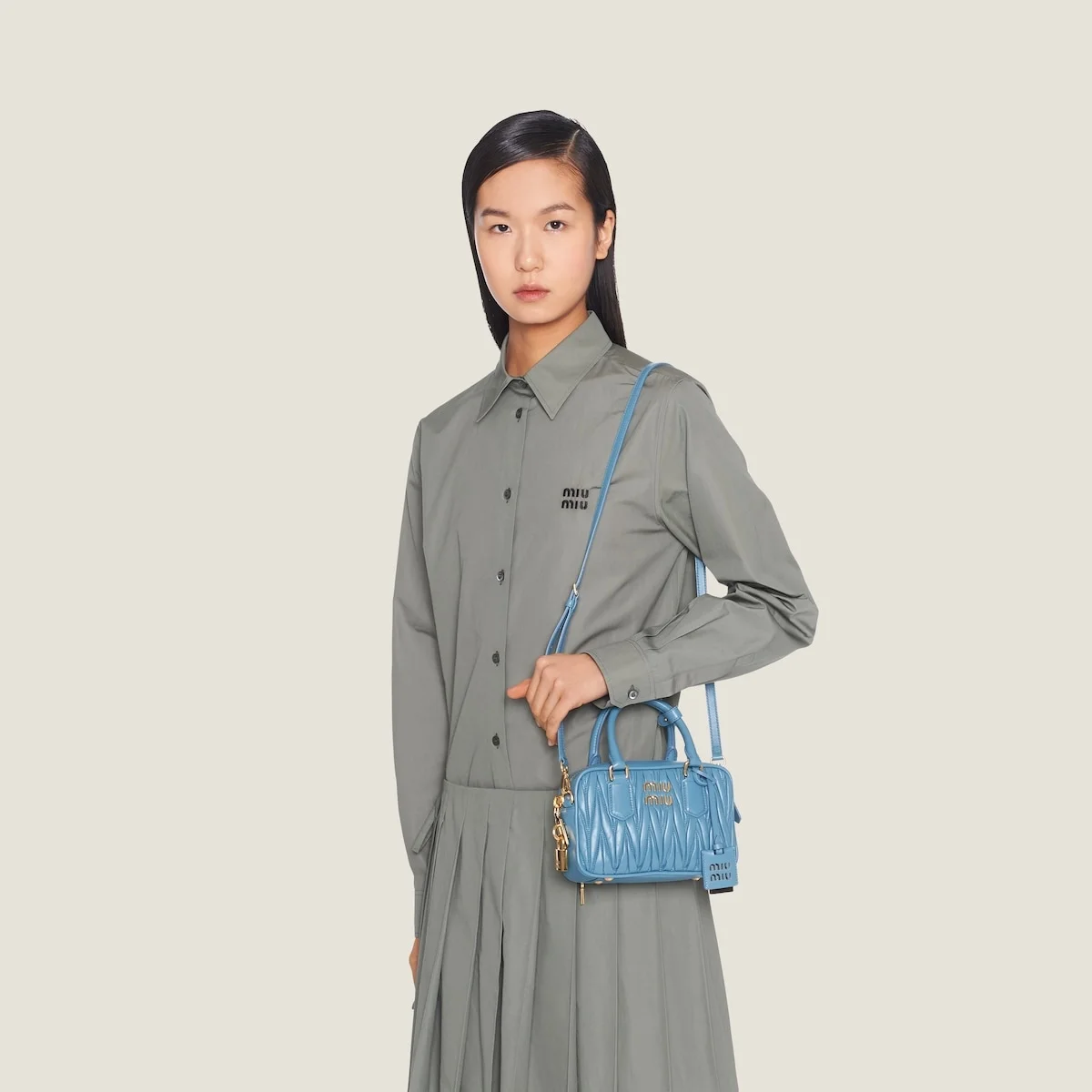 스몰 아르카디 마테라쎄 나파 가죽백 블루 상세