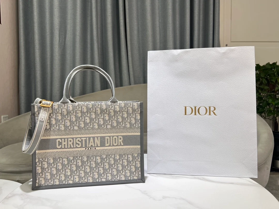 오블리크 북 토트 미디엄 백 그레이 (36cm X 27.5cm X 16.5cm) 상세