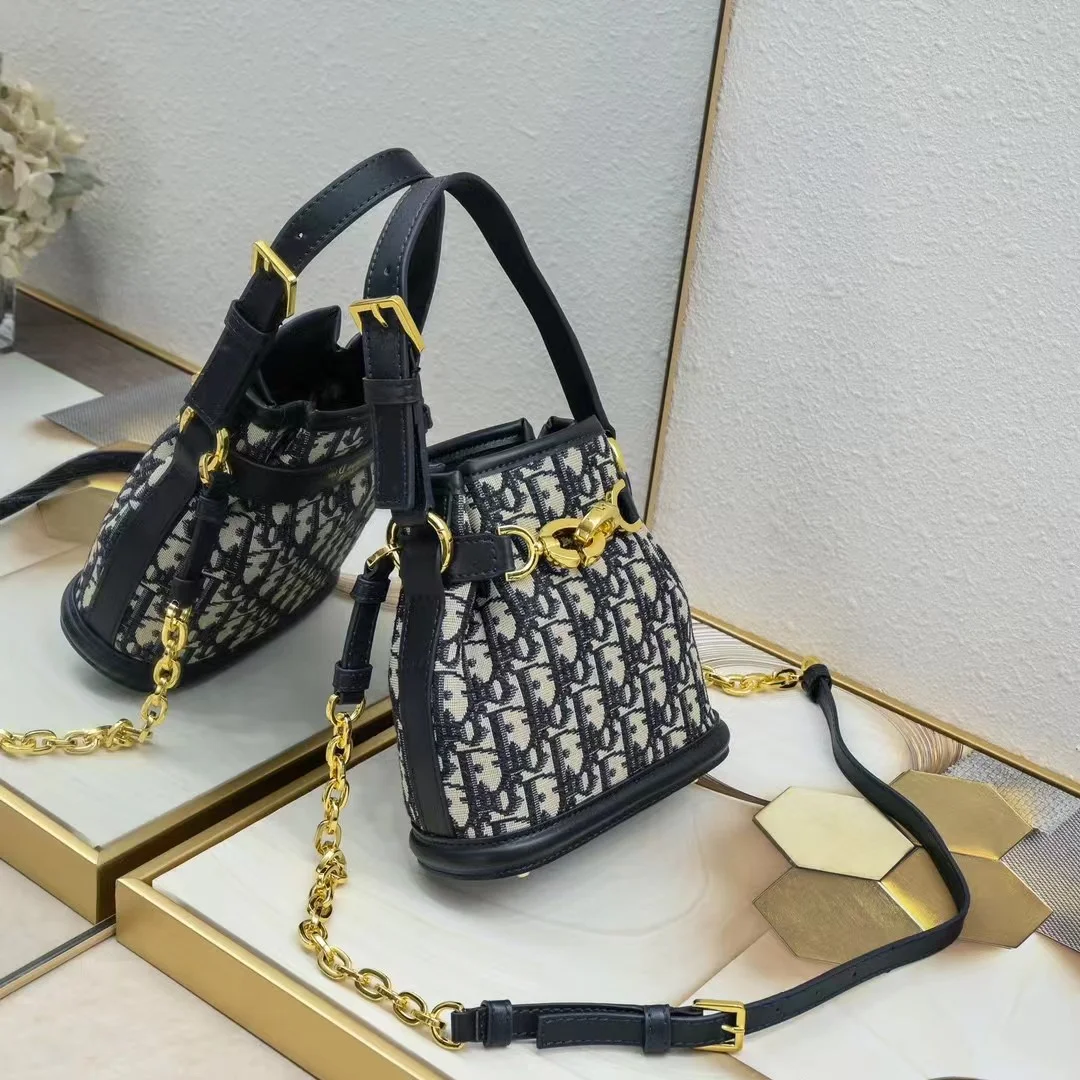 오블리크 버킷백 스몰 (17*17*11) 상세