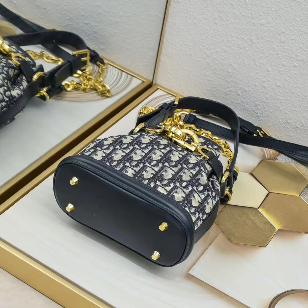 오블리크 버킷백 스몰 (17*17*11) 상세