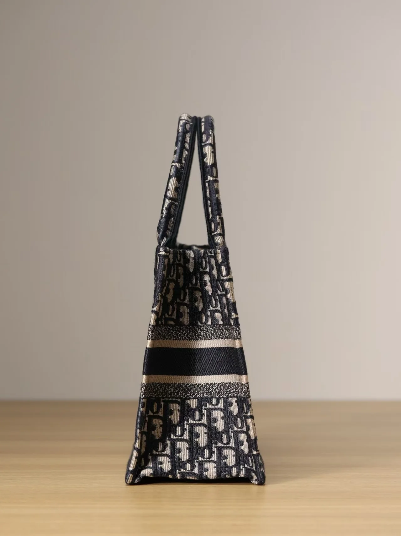 북 토트 오블리크 스몰 (26.5 * 21 * 14) 상세