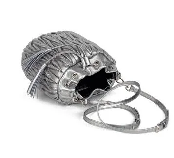 마테라쎄 나파 가죽 버킷백 실버 상세