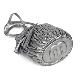 마테라쎄 나파 가죽 버킷백 실버 상세