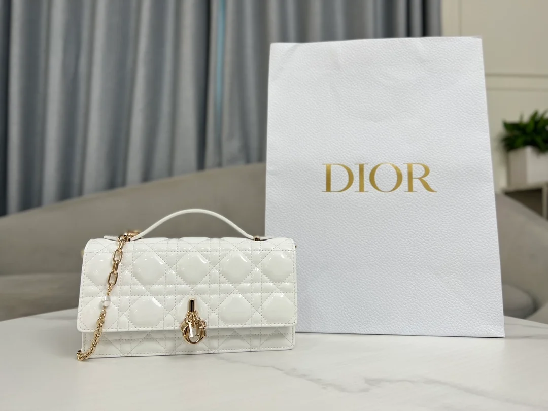 라떼 페이턴트 미니 백 상세