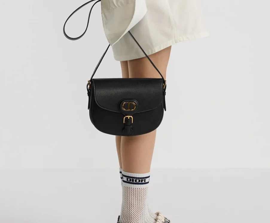 Bobby 미디엄 백 블랙 그레인 상세