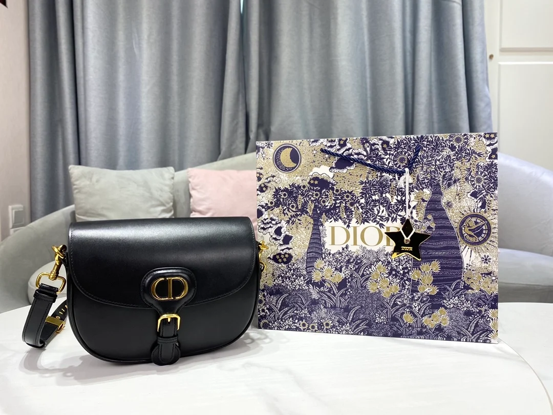 미디엄 백 블랙 상세