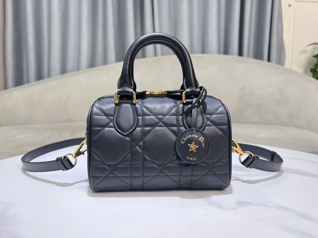 그루브 20 백 블랙 매크로까나쥬 상세