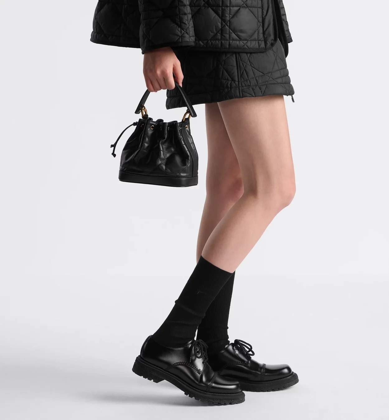 Jolie 스몰 버킷백 블랙 매크로까나쥬 상세