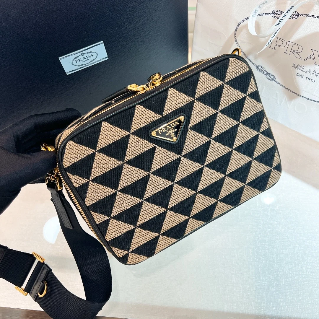 브리크 자수 패브릭백 베이지 상세