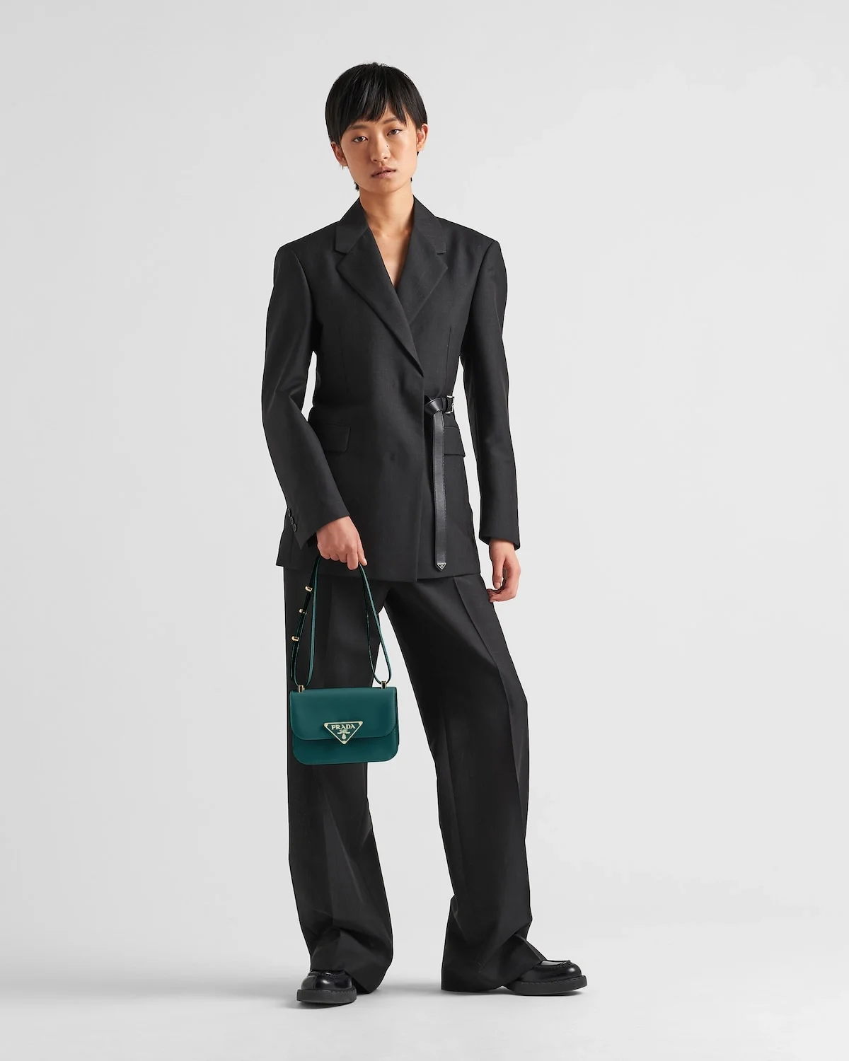 엠블럼 레더 숄더백 그린 상세