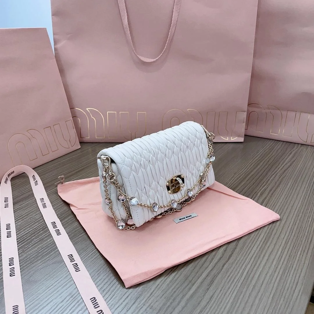 마테라쎄 나파 가죽 크리스탈 미니백 화이트 상세