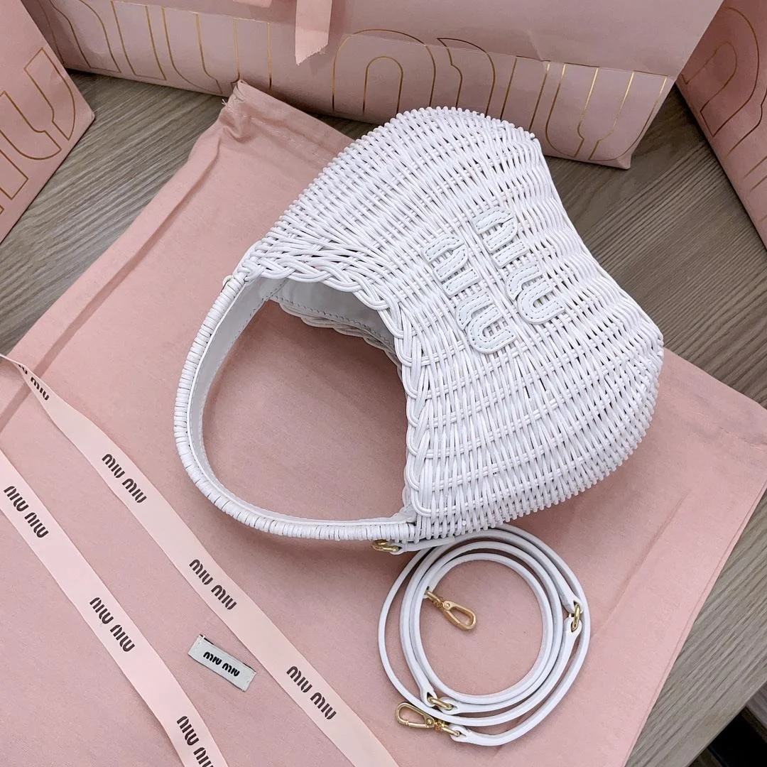 완더 위커 호보백 화이트 상세