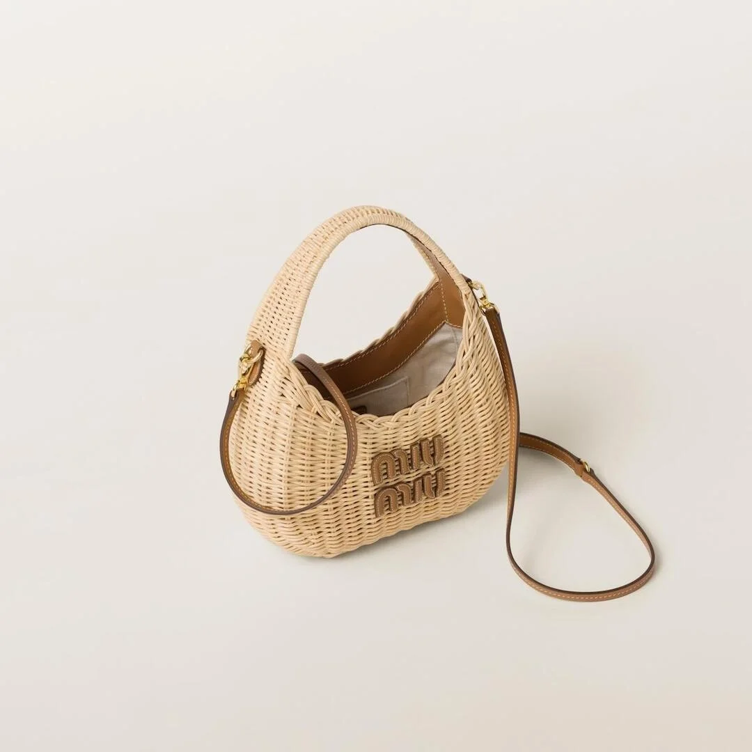 완더 위커 호보백 탄 상세