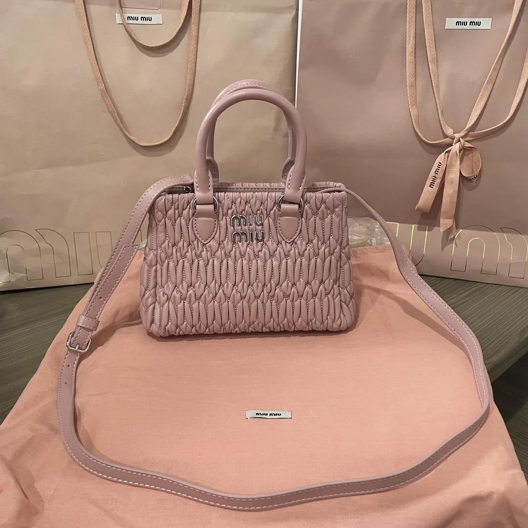 크리스털 나파 가죽 핸드백 핑크 상세