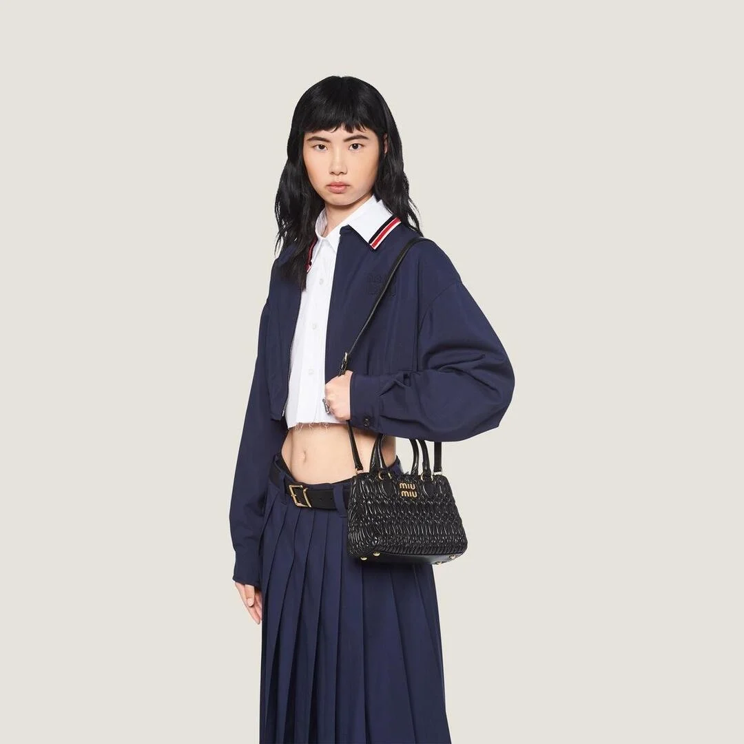 크리스털 나파 가죽 핸드백 블랙 상세