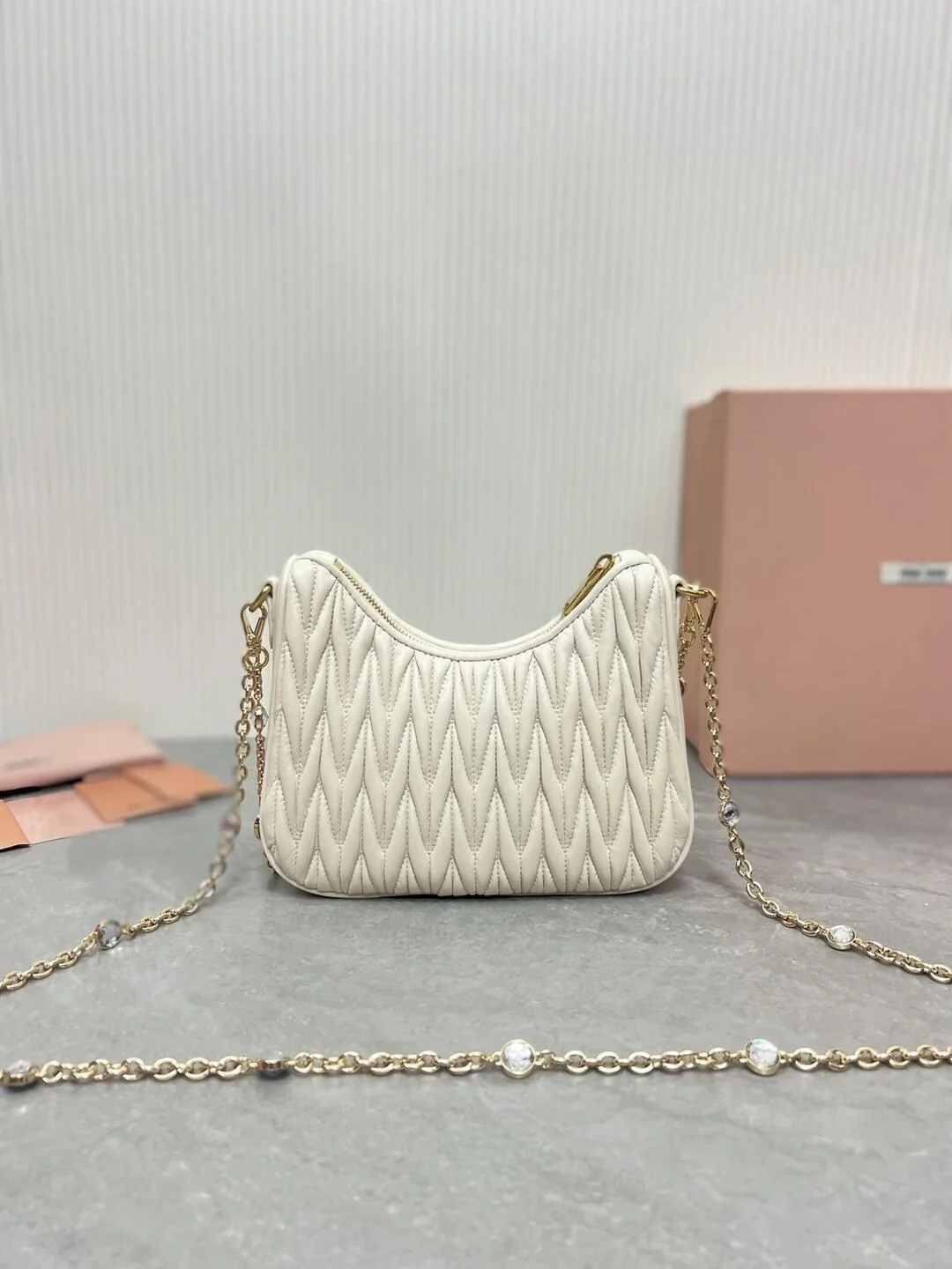 마테라쎄 나파 가죽 숄더백 크리스탈 화이트 상세