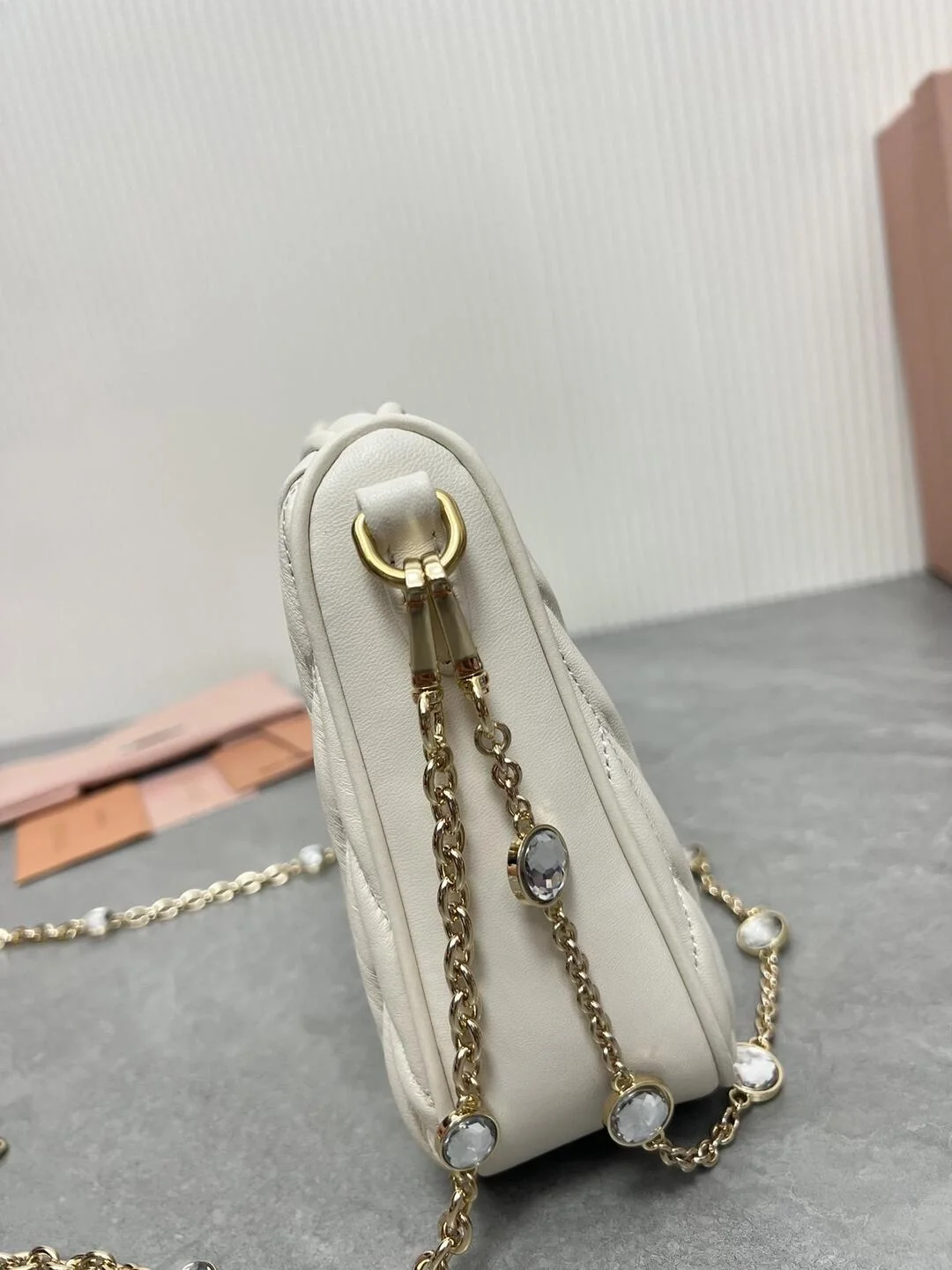 마테라쎄 나파 가죽 숄더백 크리스탈 화이트 상세